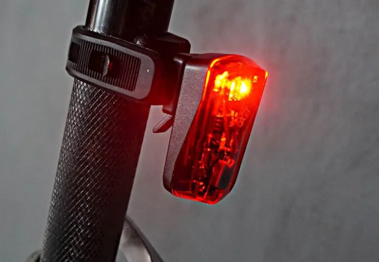 Clearance Eclairage arrière USB Vee 1 LED 0,5 W Accessoires Vélo