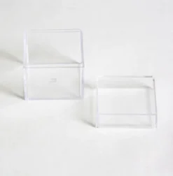 Sale Plexi cube avec couvercle 5 cm Dragées